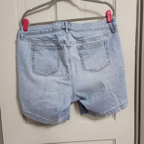 TORRID 5 Inch Vintage Stretch Mid-Rise Short - Picture 9 of 11